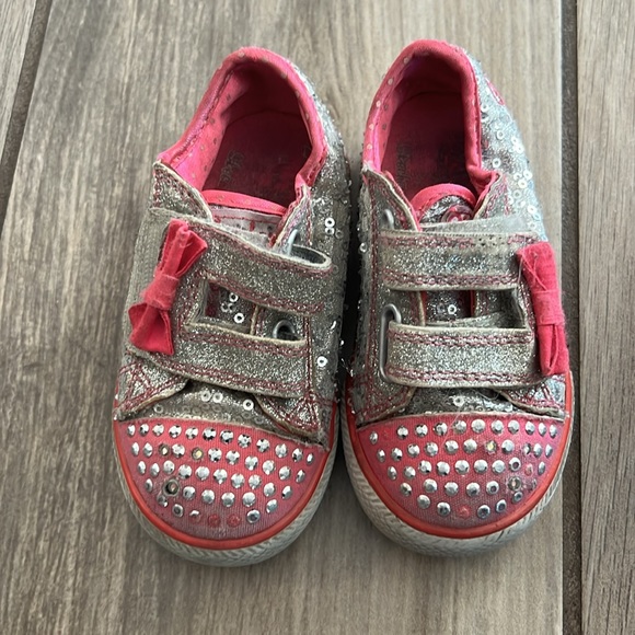 Lot of 2 sneakers Disney mini mouse light up Velcro tennis shoes - Picture 5 of 8